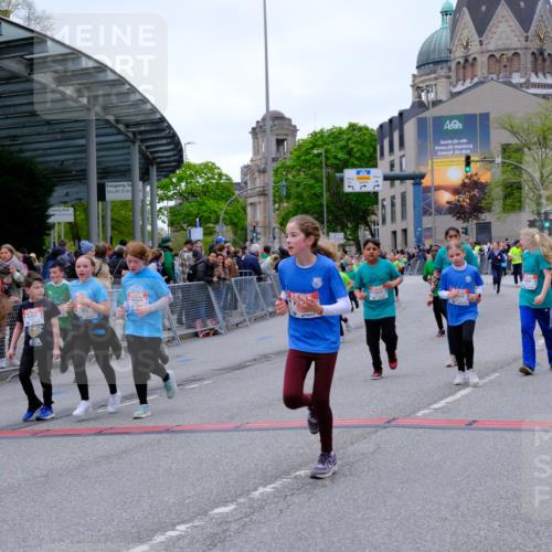 25.04.2026 - Das Zehntel Tim E. http://msf.ph/oto/9578212 25.04.2026 11:02:52 Ziel 5046, 5106, 5214, 5224, 5225, 5262, 5272, 5283, 5468, 5520, 5685, 5745, 5774, 5864, 5865, 5899, 5902, 5914, 5915, 5922, 6291, 6315, 6316, 6570, 6598, 6780, 6782, 6927, 6949, 6976, 6994, 6995, 7000, 7441, 7602, 7610, 7620, 7630, 7934, 7936, 8068 meine-sportfotos.de
