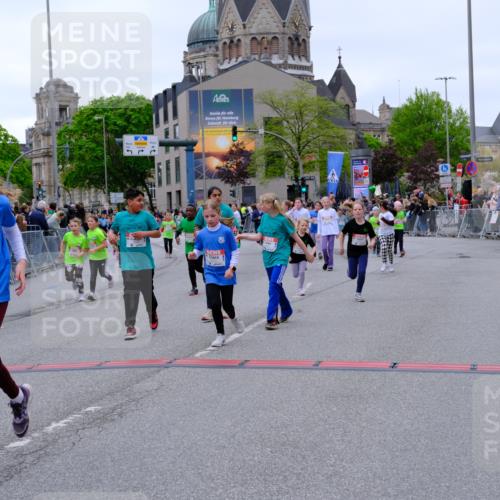 25.04.2026 - Das Zehntel Tim E. http://msf.ph/oto/9578213 25.04.2026 11:02:53 Ziel 5046, 5106, 5214, 5224, 5225, 5262, 5272, 5283, 5468, 5520, 5685, 5745, 5774, 5864, 5865, 5899, 5902, 5914, 5915, 5922, 6291, 6315, 6316, 6476, 6570, 6598, 6780, 6782, 6927, 6949, 6976, 6994, 6995, 7000, 7441, 7610, 7630, 7934, 7936, 8068 meine-sportfotos.de