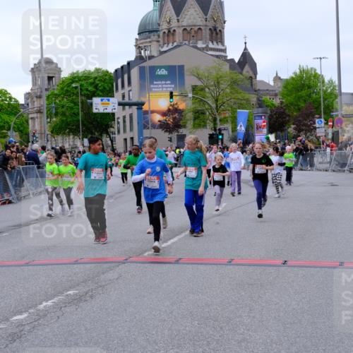 25.04.2026 - Das Zehntel Tim E. http://msf.ph/oto/9578215 25.04.2026 11:02:53 Ziel 5046, 5106, 5214, 5224, 5225, 5262, 5272, 5283, 5468, 5520, 5685, 5745, 5774, 5864, 5865, 5899, 5902, 5914, 5915, 5922, 6291, 6315, 6316, 6476, 6570, 6598, 6780, 6782, 6927, 6949, 6976, 6994, 6995, 7000, 7441, 7610, 7630, 7934, 7936, 8068 meine-sportfotos.de