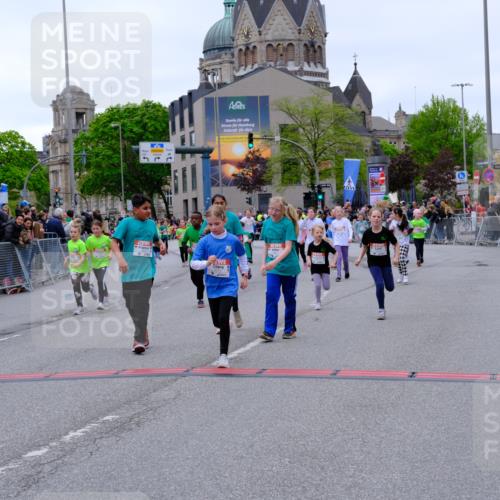 25.04.2026 - Das Zehntel Tim E. http://msf.ph/oto/9578216 25.04.2026 11:02:53 Ziel 5046, 5106, 5214, 5224, 5225, 5262, 5272, 5283, 5468, 5520, 5685, 5745, 5774, 5864, 5865, 5899, 5902, 5914, 5915, 5922, 6291, 6315, 6316, 6476, 6570, 6598, 6780, 6782, 6927, 6949, 6976, 6994, 6995, 7000, 7441, 7610, 7630, 7934, 7936, 8068 meine-sportfotos.de