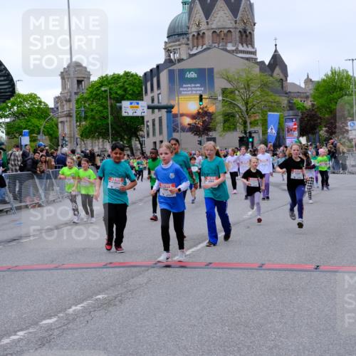 25.04.2026 - Das Zehntel Tim E. http://msf.ph/oto/9578218 25.04.2026 11:02:53 Ziel 5046, 5106, 5214, 5224, 5225, 5262, 5272, 5283, 5468, 5520, 5685, 5745, 5774, 5864, 5865, 5899, 5902, 5914, 5915, 5922, 6291, 6315, 6316, 6476, 6570, 6598, 6780, 6782, 6927, 6949, 6976, 6994, 6995, 7000, 7441, 7610, 7630, 7934, 7936, 8068 meine-sportfotos.de