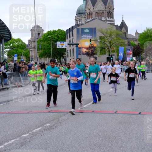 25.04.2026 - Das Zehntel Tim E. http://msf.ph/oto/9578219 25.04.2026 11:02:53 Ziel 5046, 5106, 5214, 5224, 5225, 5262, 5272, 5283, 5468, 5520, 5685, 5745, 5774, 5864, 5865, 5899, 5902, 5914, 5915, 5922, 6291, 6315, 6316, 6476, 6570, 6598, 6780, 6782, 6927, 6949, 6976, 6994, 6995, 7000, 7441, 7610, 7630, 7934, 7936, 8068 meine-sportfotos.de