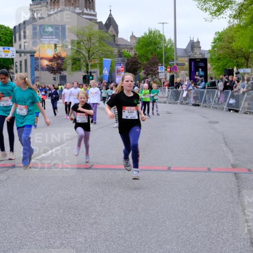 25.04.2026 - Das Zehntel Tim E. http://msf.ph/oto/9578222 25.04.2026 11:02:55 Ziel 5106, 5214, 5224, 5225, 5262, 5272, 5283, 5423, 5440, 5468, 5520, 5685, 5745, 5774, 5864, 5899, 5902, 5914, 5915, 5922, 6291, 6312, 6315, 6316, 6476, 6598, 6780, 6782, 6927, 6949, 6976, 7000, 7018, 7031, 7441, 7609, 7610, 7630, 7934, 7936, 8068 meine-sportfotos.de