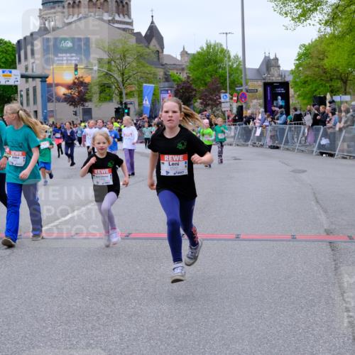 25.04.2026 - Das Zehntel Tim E. http://msf.ph/oto/9578225 25.04.2026 11:02:55 Ziel 5106, 5214, 5224, 5225, 5262, 5272, 5283, 5423, 5440, 5468, 5520, 5685, 5745, 5774, 5864, 5899, 5902, 5914, 5915, 5922, 6291, 6312, 6315, 6316, 6476, 6598, 6780, 6782, 6927, 6949, 6976, 7000, 7018, 7031, 7441, 7609, 7610, 7630, 7934, 7936, 8068 meine-sportfotos.de