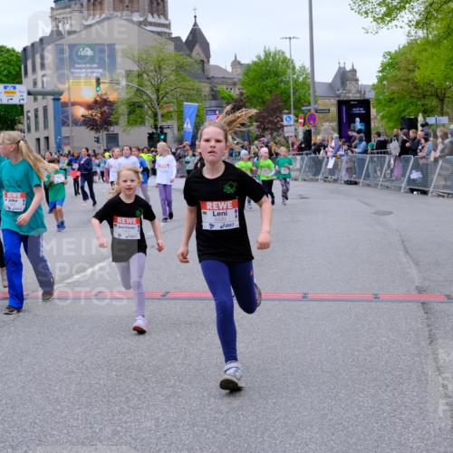 25.04.2026 - Das Zehntel Tim E. http://msf.ph/oto/9578226 25.04.2026 11:02:55 Ziel 5106, 5214, 5224, 5225, 5262, 5272, 5283, 5423, 5440, 5468, 5520, 5685, 5745, 5774, 5864, 5899, 5902, 5914, 5915, 5922, 6291, 6312, 6315, 6316, 6476, 6598, 6780, 6782, 6927, 6949, 6976, 7000, 7018, 7031, 7441, 7609, 7610, 7630, 7934, 7936, 8068 meine-sportfotos.de