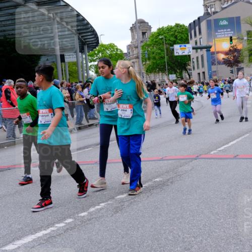 25.04.2026 - Das Zehntel Tim E. http://msf.ph/oto/9578228 25.04.2026 11:02:56 Ziel 5106, 5111, 5115, 5262, 5272, 5283, 5410, 5423, 5440, 5468, 5520, 5685, 5745, 5774, 5864, 5899, 5902, 5914, 5915, 5922, 6312, 6315, 6316, 6448, 6457, 6476, 6479, 6607, 6780, 6782, 6927, 6949, 7018, 7031, 7441, 7609, 7934, 7936, 8068 meine-sportfotos.de