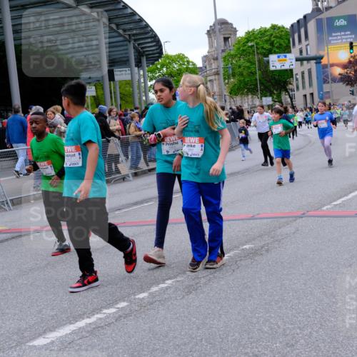 25.04.2026 - Das Zehntel Tim E. http://msf.ph/oto/9578229 25.04.2026 11:02:56 Ziel 5106, 5111, 5115, 5262, 5272, 5283, 5410, 5423, 5440, 5468, 5520, 5685, 5745, 5774, 5864, 5899, 5902, 5914, 5915, 5922, 6312, 6315, 6316, 6448, 6457, 6476, 6479, 6607, 6780, 6782, 6927, 6949, 7018, 7031, 7441, 7609, 7934, 7936, 8068 meine-sportfotos.de