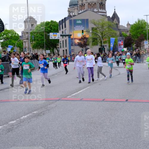 25.04.2026 - Das Zehntel Tim E. http://msf.ph/oto/9578234 25.04.2026 11:02:58 Ziel 5111, 5115, 5272, 5283, 5410, 5423, 5440, 5468, 5520, 5864, 5899, 5902, 5914, 5915, 5922, 6312, 6315, 6316, 6448, 6457, 6476, 6479, 6591, 6607, 6780, 6782, 6927, 6949, 7018, 7031, 7269, 7441, 7609, 8068 meine-sportfotos.de