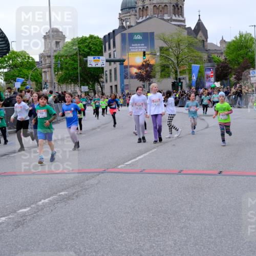 25.04.2026 - Das Zehntel Tim E. http://msf.ph/oto/9578235 25.04.2026 11:02:58 Ziel 5111, 5115, 5272, 5283, 5410, 5423, 5440, 5468, 5520, 5864, 5899, 5902, 5914, 5915, 5922, 6312, 6315, 6316, 6448, 6457, 6476, 6479, 6591, 6607, 6780, 6782, 6927, 6949, 7018, 7031, 7269, 7441, 7609, 8068 meine-sportfotos.de