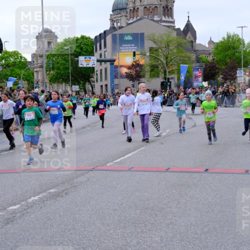 25.04.2026 - Das Zehntel Tim E. http://msf.ph/oto/9578236 25.04.2026 11:02:58 Ziel 5111, 5115, 5272, 5283, 5410, 5423, 5440, 5468, 5520, 5864, 5899, 5902, 5914, 5915, 5922, 6312, 6315, 6316, 6448, 6457, 6476, 6479, 6591, 6607, 6780, 6782, 6927, 6949, 7018, 7031, 7269, 7441, 7609, 8068 meine-sportfotos.de