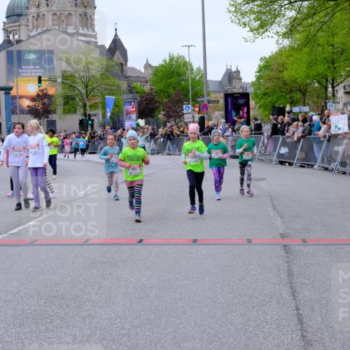 25.04.2026 - Das Zehntel Tim E. http://msf.ph/oto/9578237 25.04.2026 11:02:59 Ziel 5111, 5115, 5184, 5186, 5272, 5283, 5410, 5423, 5440, 5468, 5520, 5864, 5899, 5902, 5914, 5915, 5922, 6312, 6315, 6448, 6457, 6476, 6479, 6591, 6607, 6927, 6949, 7018, 7031, 7237, 7269, 7609, 8068 meine-sportfotos.de
