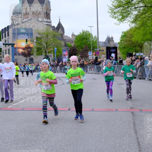 25.04.2026 - Das Zehntel Tim E. http://msf.ph/oto/9578247 25.04.2026 11:03:00 Ziel 5111, 5115, 5184, 5186, 5272, 5283, 5410, 5423, 5440, 5468, 5520, 5864, 5899, 5902, 5914, 5915, 5922, 5998, 6312, 6315, 6448, 6457, 6476, 6479, 6591, 6607, 6949, 7018, 7031, 7237, 7269, 7609, 8068 meine-sportfotos.de