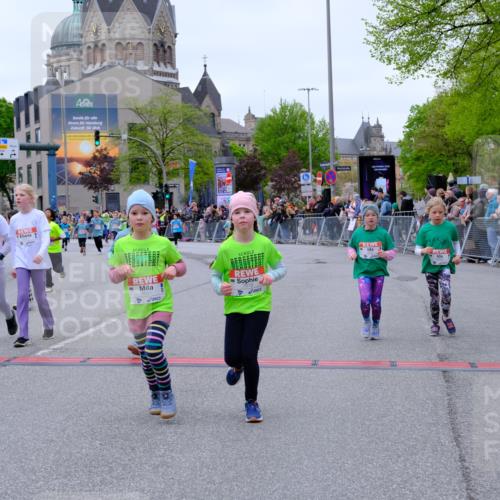 25.04.2026 - Das Zehntel Tim E. http://msf.ph/oto/9578249 25.04.2026 11:03:00 Ziel 5111, 5115, 5184, 5186, 5272, 5283, 5410, 5423, 5440, 5468, 5520, 5864, 5899, 5902, 5914, 5915, 5922, 5998, 6312, 6315, 6448, 6457, 6476, 6479, 6591, 6607, 6949, 7018, 7031, 7237, 7269, 7609, 8068 meine-sportfotos.de