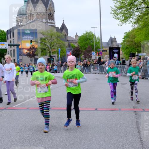 25.04.2026 - Das Zehntel Tim E. http://msf.ph/oto/9578250 25.04.2026 11:03:00 Ziel 5111, 5115, 5184, 5186, 5272, 5283, 5410, 5423, 5440, 5468, 5520, 5864, 5899, 5902, 5914, 5915, 5922, 5998, 6312, 6315, 6448, 6457, 6476, 6479, 6591, 6607, 6949, 7018, 7031, 7237, 7269, 7609, 8068 meine-sportfotos.de