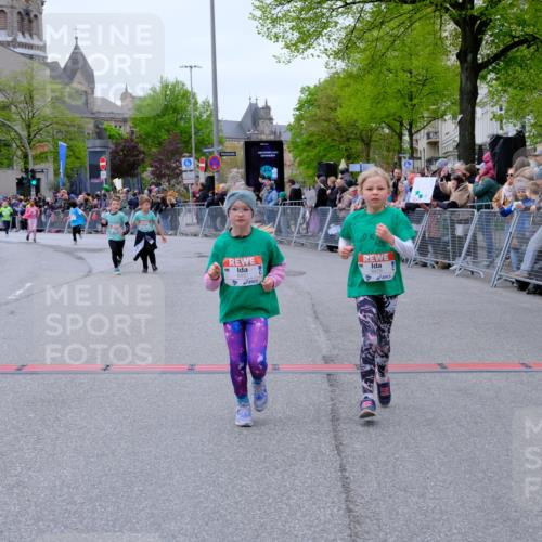 25.04.2026 - Das Zehntel Tim E. http://msf.ph/oto/9578260 25.04.2026 11:03:02 Ziel 5111, 5115, 5184, 5186, 5272, 5283, 5398, 5410, 5423, 5440, 5468, 5864, 5902, 5998, 6030, 6312, 6448, 6457, 6476, 6479, 6591, 6607, 7018, 7031, 7237, 7269, 7440, 7444, 7609, 7979, 7980 meine-sportfotos.de