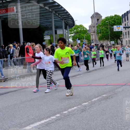 25.04.2026 - Das Zehntel Tim E. http://msf.ph/oto/9578263 25.04.2026 11:03:04 Ziel 5111, 5115, 5184, 5186, 5398, 5410, 5423, 5440, 5662, 5998, 6030, 6312, 6448, 6457, 6476, 6479, 6591, 6607, 6887, 7018, 7031, 7064, 7087, 7117, 7237, 7269, 7440, 7444, 7609, 7979, 7980 meine-sportfotos.de