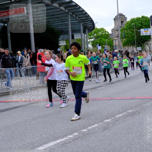25.04.2026 - Das Zehntel Tim E. http://msf.ph/oto/9578264 25.04.2026 11:03:05 Ziel 5111, 5115, 5184, 5186, 5398, 5410, 5423, 5440, 5662, 5998, 6030, 6312, 6448, 6457, 6476, 6479, 6591, 6607, 6887, 7018, 7031, 7064, 7087, 7117, 7237, 7269, 7440, 7444, 7609, 7979, 7980 meine-sportfotos.de