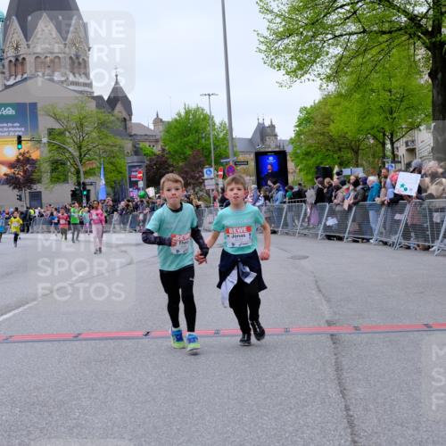 25.04.2026 - Das Zehntel Tim E. http://msf.ph/oto/9578272 25.04.2026 11:03:06 Ziel 5111, 5115, 5184, 5186, 5398, 5410, 5423, 5440, 5594, 5662, 5998, 6030, 6312, 6448, 6457, 6479, 6567, 6591, 6607, 6887, 7018, 7031, 7064, 7087, 7117, 7237, 7269, 7426, 7440, 7444, 7483, 7609, 7979, 7980, 7994 meine-sportfotos.de