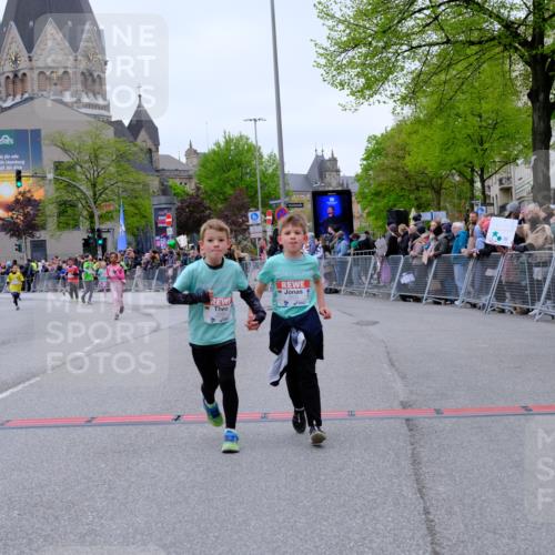 25.04.2026 - Das Zehntel Tim E. http://msf.ph/oto/9578273 25.04.2026 11:03:06 Ziel 5111, 5115, 5184, 5186, 5398, 5410, 5423, 5440, 5594, 5662, 5998, 6030, 6312, 6448, 6457, 6479, 6567, 6591, 6607, 6887, 7018, 7031, 7064, 7087, 7117, 7237, 7269, 7426, 7440, 7444, 7483, 7609, 7979, 7980, 7994 meine-sportfotos.de