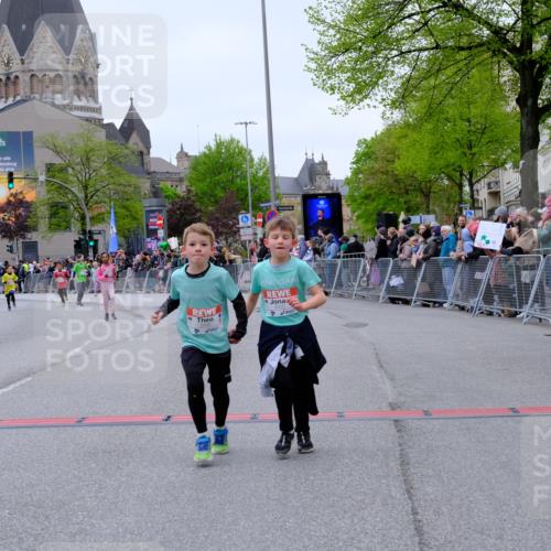 25.04.2026 - Das Zehntel Tim E. http://msf.ph/oto/9578275 25.04.2026 11:03:07 Ziel 5111, 5115, 5184, 5186, 5398, 5410, 5594, 5662, 5998, 6030, 6190, 6399, 6448, 6457, 6479, 6567, 6591, 6607, 6887, 7064, 7087, 7117, 7237, 7269, 7426, 7440, 7444, 7483, 7600, 7609, 7979, 7980, 7994 meine-sportfotos.de