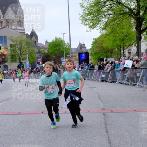 25.04.2026 - Das Zehntel Tim E. http://msf.ph/oto/9578277 25.04.2026 11:03:07 Ziel 5111, 5115, 5184, 5186, 5398, 5410, 5594, 5662, 5998, 6030, 6190, 6399, 6448, 6457, 6479, 6567, 6591, 6607, 6887, 7064, 7087, 7117, 7237, 7269, 7426, 7440, 7444, 7483, 7600, 7609, 7979, 7980, 7994 meine-sportfotos.de