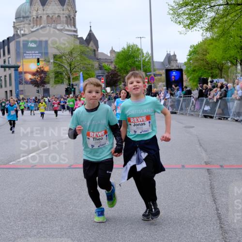 25.04.2026 - Das Zehntel Tim E. http://msf.ph/oto/9578279 25.04.2026 11:03:07 Ziel 5111, 5115, 5184, 5186, 5398, 5410, 5594, 5662, 5998, 6030, 6190, 6399, 6448, 6457, 6479, 6567, 6591, 6607, 6887, 7064, 7087, 7117, 7237, 7269, 7426, 7440, 7444, 7483, 7600, 7609, 7979, 7980, 7994 meine-sportfotos.de