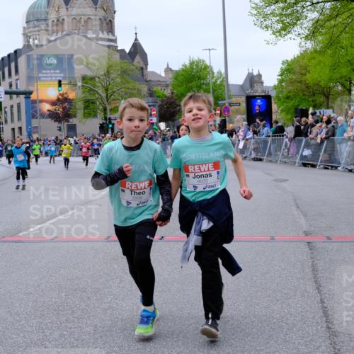 25.04.2026 - Das Zehntel Tim E. http://msf.ph/oto/9578280 25.04.2026 11:03:07 Ziel 5111, 5115, 5184, 5186, 5398, 5410, 5594, 5662, 5998, 6030, 6190, 6399, 6448, 6457, 6479, 6567, 6591, 6607, 6887, 7064, 7087, 7117, 7237, 7269, 7426, 7440, 7444, 7483, 7600, 7609, 7979, 7980, 7994 meine-sportfotos.de
