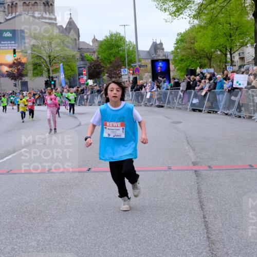 25.04.2026 - Das Zehntel Tim E. http://msf.ph/oto/9578283 25.04.2026 11:03:09 Ziel 5052, 5053, 5184, 5186, 5398, 5594, 5662, 5991, 5998, 6030, 6190, 6399, 6567, 6591, 6593, 6887, 7064, 7087, 7117, 7237, 7269, 7426, 7440, 7444, 7483, 7600, 7979, 7980, 7994 meine-sportfotos.de