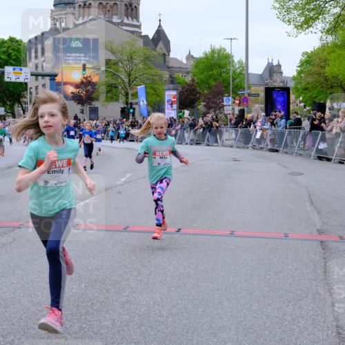 25.04.2026 - Das Zehntel Tim E. http://msf.ph/oto/9578322 25.04.2026 11:03:18 Ziel 5052, 5053, 5215, 5217, 5533, 5594, 5630, 5945, 5969, 5971, 5985, 5991, 6190, 6399, 6460, 6466, 6567, 6593, 7273, 7345, 7426, 7483, 7600, 7994 meine-sportfotos.de