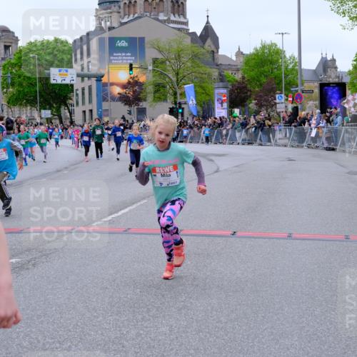25.04.2026 - Das Zehntel Tim E. http://msf.ph/oto/9578327 25.04.2026 11:03:18 Ziel 5052, 5053, 5215, 5217, 5533, 5594, 5630, 5945, 5969, 5971, 5985, 5991, 6190, 6399, 6460, 6466, 6567, 6593, 7273, 7345, 7426, 7483, 7600, 7994 meine-sportfotos.de