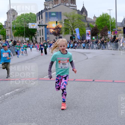 25.04.2026 - Das Zehntel Tim E. http://msf.ph/oto/9578329 25.04.2026 11:03:18 Ziel 5052, 5053, 5215, 5217, 5533, 5594, 5630, 5945, 5969, 5971, 5985, 5991, 6190, 6399, 6460, 6466, 6567, 6593, 7273, 7345, 7426, 7483, 7600, 7994 meine-sportfotos.de