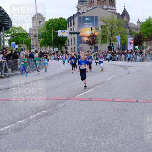 25.04.2026 - Das Zehntel Tim E. http://msf.ph/oto/9578331 25.04.2026 11:03:20 Ziel 5052, 5053, 5215, 5217, 5328, 5331, 5346, 5348, 5533, 5630, 5945, 5969, 5971, 5985, 5991, 6460, 6466, 6486, 6494, 6593, 7273, 7345 meine-sportfotos.de