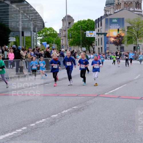 25.04.2026 - Das Zehntel Tim E. http://msf.ph/oto/9578350 25.04.2026 11:03:23 Ziel 5215, 5217, 5328, 5331, 5346, 5348, 5533, 5630, 5945, 5969, 5971, 5985, 6460, 6466, 6486, 6494, 6791, 6795, 7273 meine-sportfotos.de