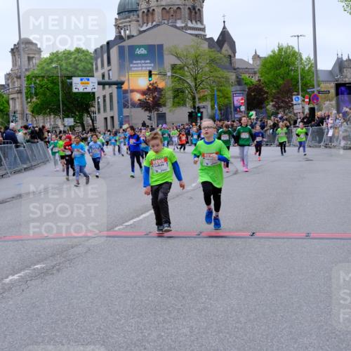 25.04.2026 - Das Zehntel Tim E. http://msf.ph/oto/9578402 25.04.2026 11:03:37 Ziel 5536, 5542, 5552, 5593, 5599, 5603, 5610, 5613, 5645, 6664, 6704, 6784, 6792, 6793, 6797, 6804, 6948, 7021, 7023, 7043, 7762, 7991, 7992, 7995 meine-sportfotos.de