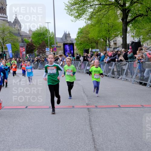25.04.2026 - Das Zehntel Tim E. http://msf.ph/oto/9578438 25.04.2026 11:03:44 Ziel 5020, 5028, 5335, 5337, 5349, 5536, 5552, 5610, 5615, 5625, 5716, 5908, 6459, 6463, 6468, 6472, 6793, 7021, 7023, 7034, 7039, 7041, 7044, 7063, 7069, 7084, 7279, 7348, 7352, 7499, 7515, 7991, 7992, 7995 meine-sportfotos.de
