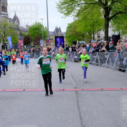 25.04.2026 - Das Zehntel Tim E. http://msf.ph/oto/9578439 25.04.2026 11:03:44 Ziel 5020, 5028, 5335, 5337, 5349, 5536, 5552, 5610, 5615, 5625, 5716, 5908, 6459, 6463, 6468, 6472, 6793, 7021, 7023, 7034, 7039, 7041, 7044, 7063, 7069, 7084, 7279, 7348, 7352, 7499, 7515, 7991, 7992, 7995 meine-sportfotos.de