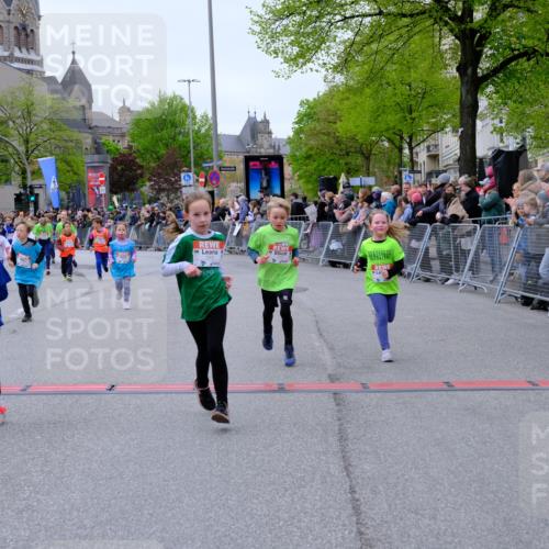 25.04.2026 - Das Zehntel Tim E. http://msf.ph/oto/9578440 25.04.2026 11:03:44 Ziel 5020, 5028, 5335, 5337, 5349, 5536, 5552, 5610, 5615, 5625, 5716, 5908, 6459, 6463, 6468, 6472, 6793, 7021, 7023, 7034, 7039, 7041, 7044, 7063, 7069, 7084, 7279, 7348, 7352, 7499, 7515, 7991, 7992, 7995 meine-sportfotos.de