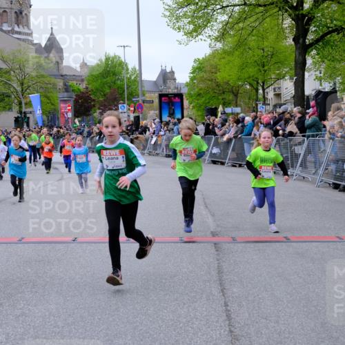 25.04.2026 - Das Zehntel Tim E. http://msf.ph/oto/9578443 25.04.2026 11:03:44 Ziel 5020, 5028, 5335, 5337, 5349, 5536, 5552, 5610, 5615, 5625, 5716, 5908, 6459, 6463, 6468, 6472, 6793, 7021, 7023, 7034, 7039, 7041, 7044, 7063, 7069, 7084, 7279, 7348, 7352, 7499, 7515, 7991, 7992, 7995 meine-sportfotos.de