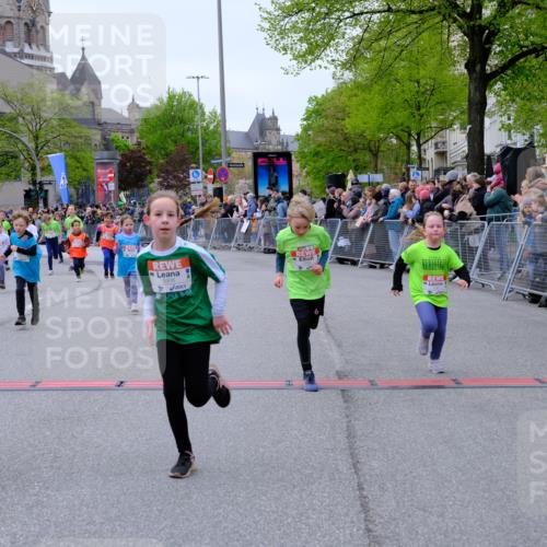 25.04.2026 - Das Zehntel Tim E. http://msf.ph/oto/9578444 25.04.2026 11:03:44 Ziel 5020, 5028, 5335, 5337, 5349, 5536, 5552, 5610, 5615, 5625, 5716, 5908, 6459, 6463, 6468, 6472, 6793, 7021, 7023, 7034, 7039, 7041, 7044, 7063, 7069, 7084, 7279, 7348, 7352, 7499, 7515, 7991, 7992, 7995 meine-sportfotos.de