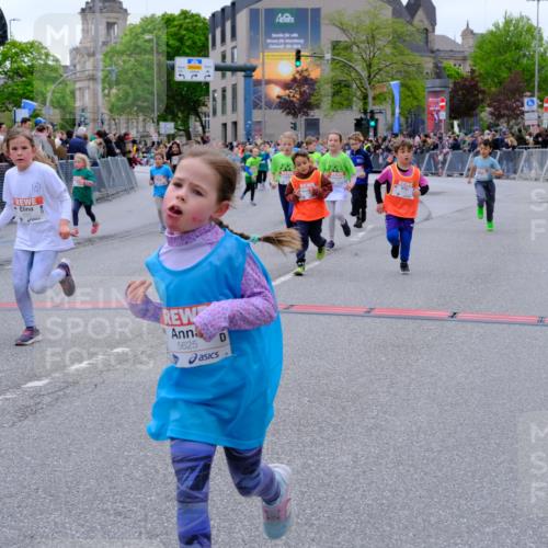 25.04.2026 - Das Zehntel Tim E. http://msf.ph/oto/9578460 25.04.2026 11:03:48 Ziel 5020, 5028, 5335, 5337, 5349, 5536, 5552, 5610, 5615, 5625, 5716, 5908, 6459, 6463, 6468, 6472, 6789, 6793, 6959, 7022, 7034, 7039, 7041, 7044, 7063, 7069, 7084, 7279, 7287, 7290, 7348, 7352, 7437, 7462, 7472, 7499, 7515, 7768, 7991, 7992, 7995 meine-sportfotos.de