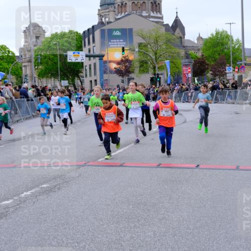 25.04.2026 - Das Zehntel Tim E. http://msf.ph/oto/9578462 25.04.2026 11:03:49 Ziel 5020, 5028, 5335, 5337, 5349, 5615, 5625, 5716, 5908, 6459, 6463, 6468, 6472, 6789, 6793, 6959, 7022, 7034, 7039, 7041, 7044, 7063, 7069, 7084, 7279, 7287, 7290, 7348, 7352, 7437, 7462, 7472, 7499, 7515, 7768 meine-sportfotos.de