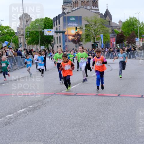 25.04.2026 - Das Zehntel Tim E. http://msf.ph/oto/9578463 25.04.2026 11:03:49 Ziel 5020, 5028, 5335, 5337, 5349, 5615, 5625, 5716, 5908, 6459, 6463, 6468, 6472, 6789, 6793, 6959, 7022, 7034, 7039, 7041, 7044, 7063, 7069, 7084, 7279, 7287, 7290, 7348, 7352, 7437, 7462, 7472, 7499, 7515, 7768 meine-sportfotos.de