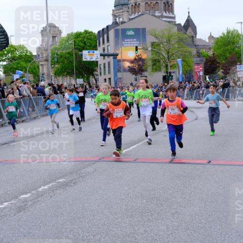 25.04.2026 - Das Zehntel Tim E. http://msf.ph/oto/9578464 25.04.2026 11:03:49 Ziel 5020, 5028, 5335, 5337, 5349, 5615, 5625, 5716, 5908, 6459, 6463, 6468, 6472, 6789, 6793, 6959, 7022, 7034, 7039, 7041, 7044, 7063, 7069, 7084, 7279, 7287, 7290, 7348, 7352, 7437, 7462, 7472, 7499, 7515, 7768 meine-sportfotos.de