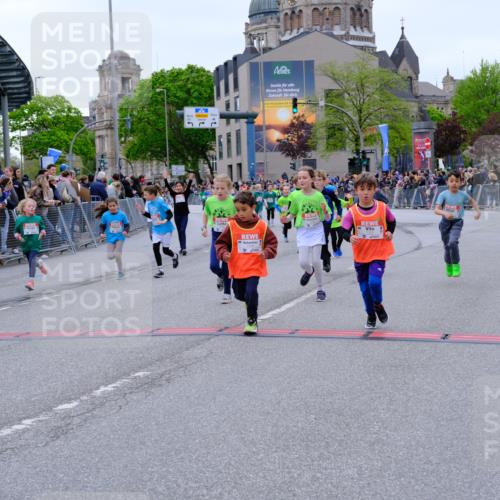 25.04.2026 - Das Zehntel Tim E. http://msf.ph/oto/9578465 25.04.2026 11:03:49 Ziel 5020, 5028, 5335, 5337, 5349, 5615, 5625, 5716, 5908, 6459, 6463, 6468, 6472, 6789, 6793, 6959, 7022, 7034, 7039, 7041, 7044, 7063, 7069, 7084, 7279, 7287, 7290, 7348, 7352, 7437, 7462, 7472, 7499, 7515, 7768 meine-sportfotos.de