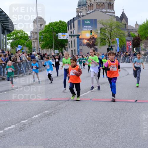 25.04.2026 - Das Zehntel Tim E. http://msf.ph/oto/9578466 25.04.2026 11:03:49 Ziel 5020, 5028, 5335, 5337, 5349, 5615, 5625, 5716, 5908, 6459, 6463, 6468, 6472, 6789, 6793, 6959, 7022, 7034, 7039, 7041, 7044, 7063, 7069, 7084, 7279, 7287, 7290, 7348, 7352, 7437, 7462, 7472, 7499, 7515, 7768 meine-sportfotos.de