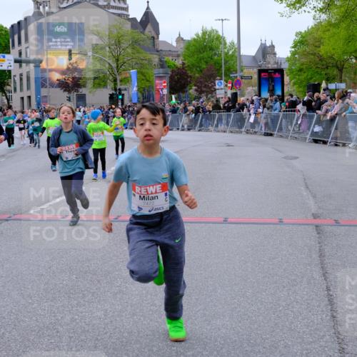 25.04.2026 - Das Zehntel Tim E. http://msf.ph/oto/9578478 25.04.2026 11:03:51 Ziel 5020, 5028, 5246, 5615, 5625, 5716, 6459, 6463, 6468, 6472, 6487, 6490, 6789, 6959, 7022, 7032, 7034, 7039, 7041, 7044, 7063, 7069, 7084, 7279, 7287, 7290, 7348, 7352, 7437, 7450, 7462, 7472, 7499, 7515, 7768 meine-sportfotos.de