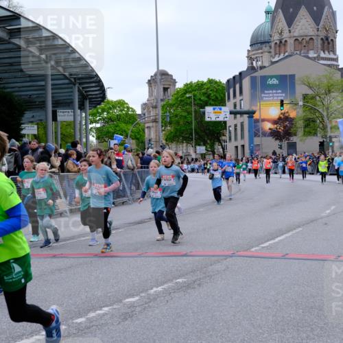 25.04.2026 - Das Zehntel Tim E. http://msf.ph/oto/9578504 25.04.2026 11:03:57 Ziel 5246, 6346, 6368, 6487, 6490, 6560, 6789, 6959, 7022, 7032, 7287, 7290, 7437, 7449, 7450, 7458, 7462, 7470, 7472, 7649, 7768, 7822, 7847, 7864 meine-sportfotos.de