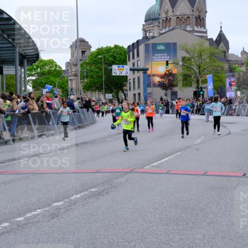 25.04.2026 - Das Zehntel Tim E. http://msf.ph/oto/9578542 25.04.2026 11:04:05 Ziel 5846, 5974, 6271, 6346, 6368, 6560, 6794, 6808, 7099, 7458, 7470, 7649, 7817, 7822, 7847 meine-sportfotos.de