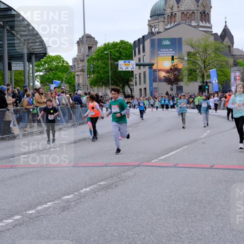 25.04.2026 - Das Zehntel Tim E. http://msf.ph/oto/9578570 25.04.2026 11:04:10 Ziel 5846, 5974, 6271, 6272, 6612, 6794, 6808, 7099, 7355, 7367, 7404, 7446, 7481, 7766, 7817 meine-sportfotos.de