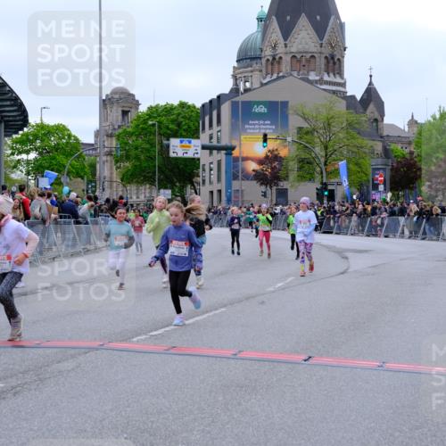 25.04.2026 - Das Zehntel Tim E. http://msf.ph/oto/9578624 25.04.2026 11:05:07 Ziel 5051, 5096, 5121, 5124, 5172, 6480, 6481, 6587, 6773, 6851, 7210, 7213, 7215, 7216, 7268, 7295, 7416, 7471, 7564, 7578, 7589, 7637, 7645 meine-sportfotos.de